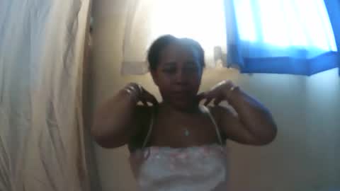 annie668717 online show from April 1, 12:39 pm