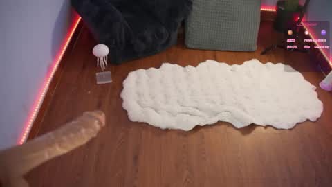 Annie online show from January 5, 7:17 pm