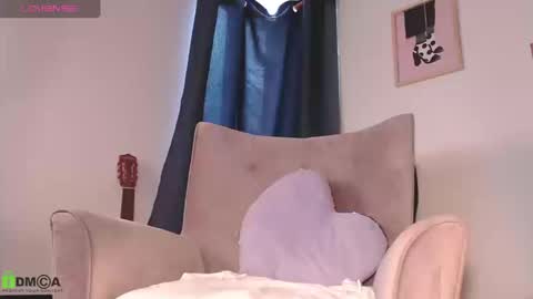 Annie online show from September 8, 9:03 pm