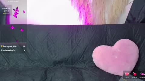 annie_loff online show from May 9, 12:34 am