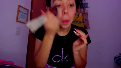 annie_rosse1017 online show from January 16, 3:35 am