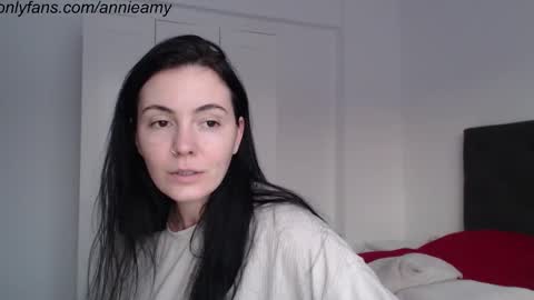 Annie online show from February 19, 3:49 pm