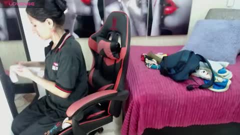 Anniee online show from March 4, 12:44 pm