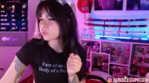 Annie  online show from November 25, 8:20 pm