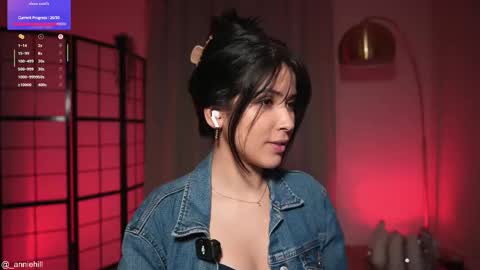 anniehillofficial_ online show from February 7, 9:18 pm