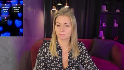 Annie online show from December 19, 6:34 am