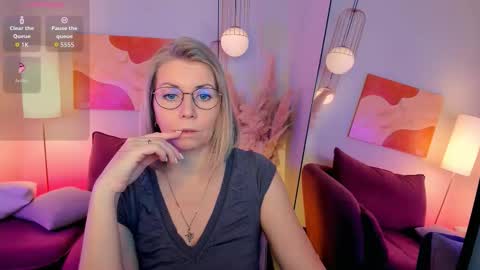 Annie online show from February 10, 6:38 am