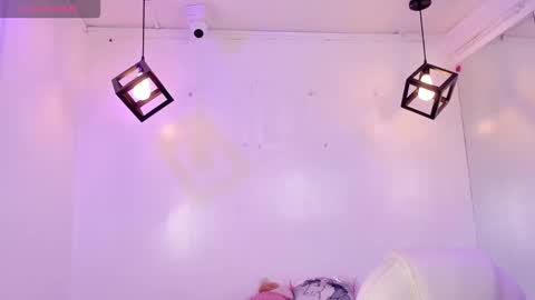 Annie Evans  online show from March 25, 3:34 am