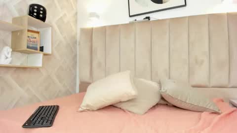 Annie Queen online show from February 17, 3:28 am