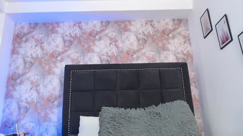 Snapshot of anniieleonhart chatting on February 5, 8:25 pm Anniieleonhart online show from February 5, 8:25 pm