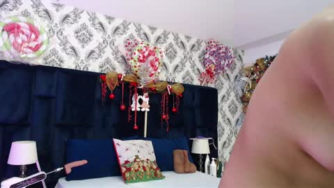 Snapshot of anniieleonhart chatting on December 30, 7:53 pm Anniieleonhart online show from December 30, 7:53 pm