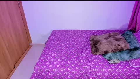 Snapshot of annika_03 chatting on December 9, 1:07 am Gise. online show from December 9, 1:07 am