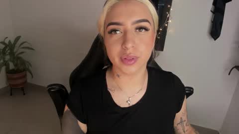 Annika online show from January 14, 12:32 pm