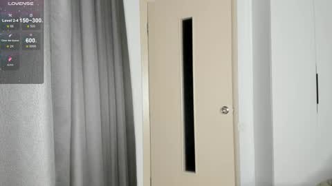 anny_leps online show from October 31, 12:31 pm