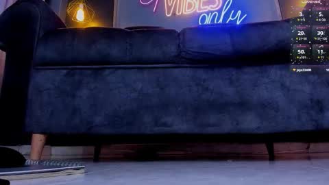 anny_loves online show from November 8, 7:19 pm