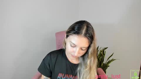 Issabela online show from September 19, 9:47 pm