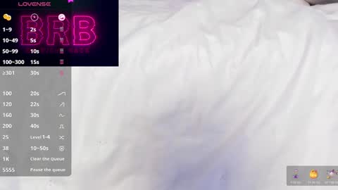 A N N Y E  online show from October 31, 3:27 pm