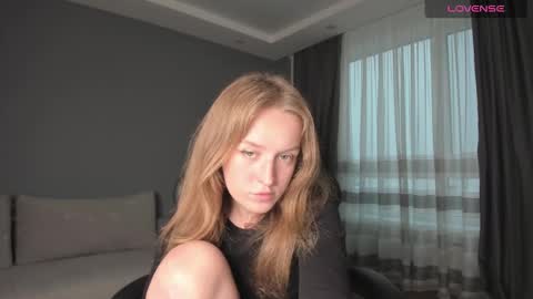 AnnyFourse online show from December 23, 1:45 pm