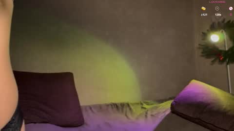 annyislovely online show from January 17, 5:42 pm