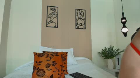 AnnyXhot online show from April 11, 1:48 pm