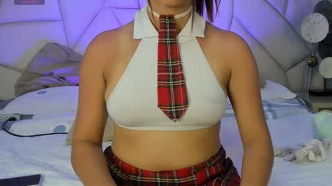 anthonelaDuque online show from February 16, 12:05 pm