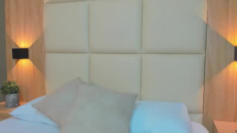 A N T O N E L L A  online show from November 4, 12:21 pm