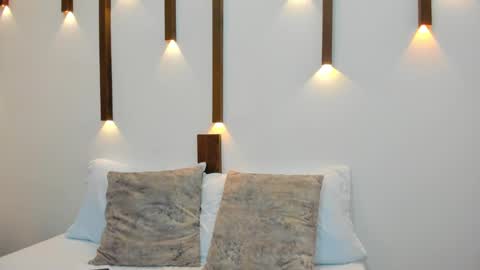 A N T O N E L L A  online show from February 27, 1:38 pm