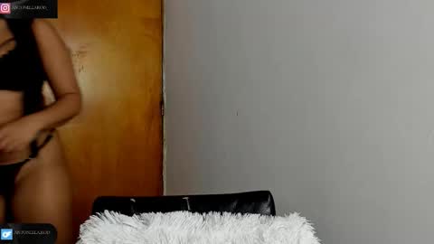 Snapshot of antonella_rod chatting on October 25, 6:26 pm antonella_rod online show from October 25, 6:26 pm