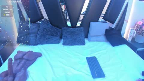 A N T O N E L L E  online show from November 26, 11:22 am