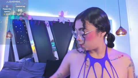 A N T O N E L L E  online show from January 10, 11:48 am