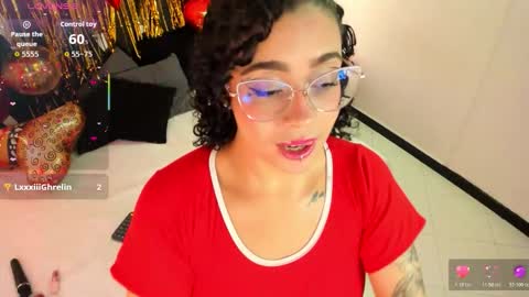 A N T O N E L L E  online show from February 14, 11:56 am