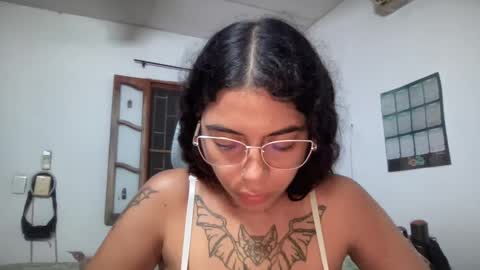 Snapshot of antoniabloom chatting on September 29, 3:33 am Antonia online show from September 29, 3:33 am