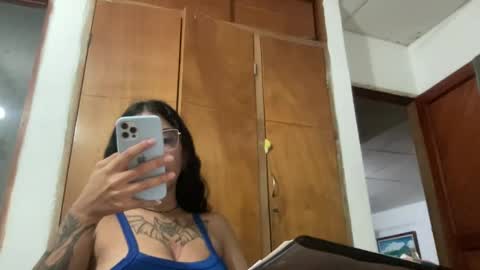 Snapshot of antoniabloom chatting on February 27, 2:21 am Antonia online show from February 27, 2:21 am