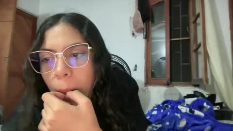 Snapshot of antoniabloom chatting on December 13, 3:49 am Antonia online show from December 13, 3:49 am