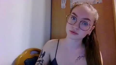 Snapshot of antonina25440 chatting on October 29, 8:33 pm antonina25440 online show from October 29, 8:33 pm