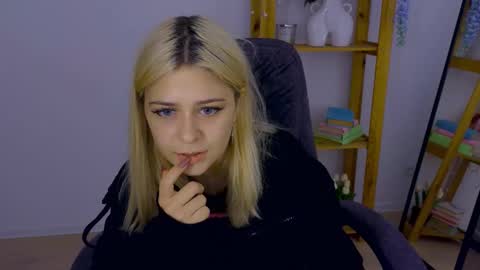 ApheliaStar online show from October 26, 3:40 pm