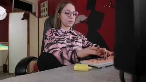 APHEX QUEEN online show from March 2, 9:21 am