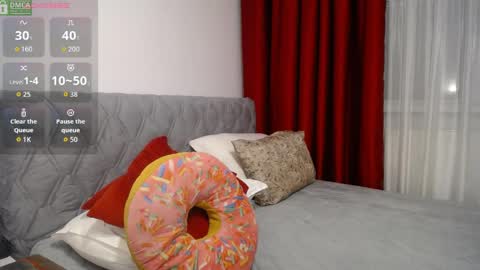 Sarah online show from April 11, 7:45 am