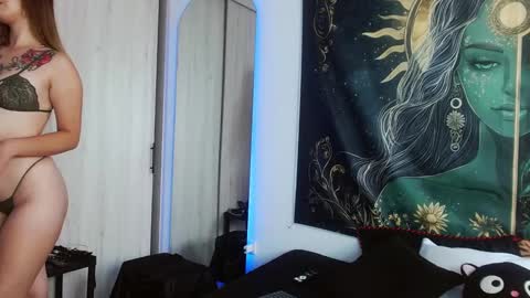 aphrodite__bloom online show from February 6, 4:36 pm