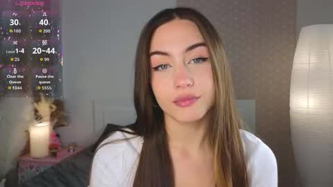 Snapshot of appleeepie chatting on October 23, 9:59 am Vicki online show from October 23, 9:59 am