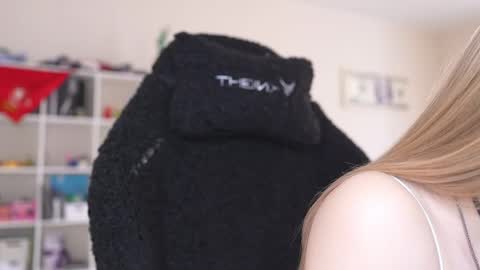  REYNA  next stream is 11h of Feb online show from April 27, 3:09 pm