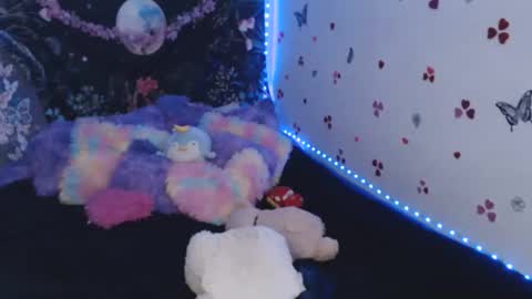 april_l6 online show from October 4, 2:06 am