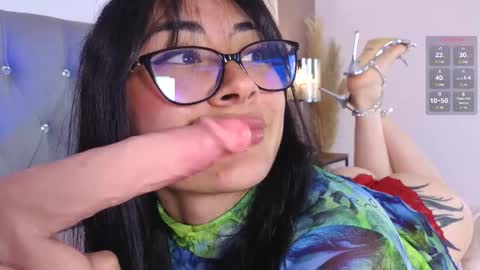 Cris online show from November 25, 1:46 pm