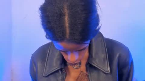 aprillebony319262 online show from April 13, 8:20 pm