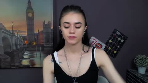 Aprill online show from January 18, 2:33 pm