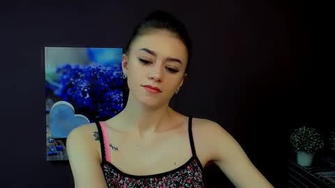 Aprill online show from February 25, 3:52 pm