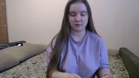 Josefin online show from April 7, 8:27 am