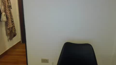 Snapshot of aralynmielle chatting on October 20, 8:17 am Aralyn online show from October 20, 8:17 am