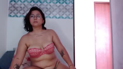 Snapshot of aria_bronw chatting on September 23, 2:59 pm AriaBronw online show from September 23, 2:59 pm