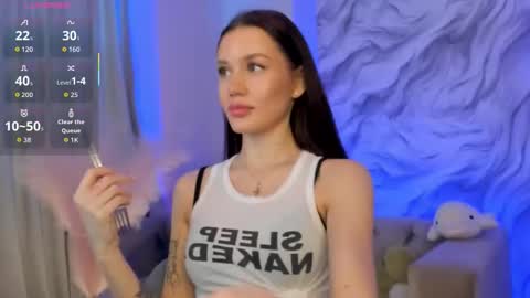 aria_mila online show from October 18, 11:35 am